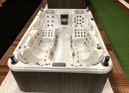 WELLIS_OLYMPUS_SIDE_hottub_jacuzzi_premium